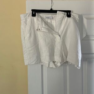 Adorable linen shorts